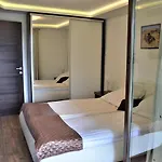 Vizparti Apartmanhaz דירה *