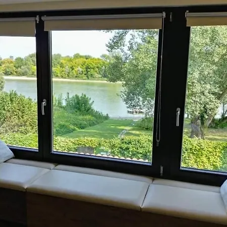 Vízparti Apartmanház Apartman *