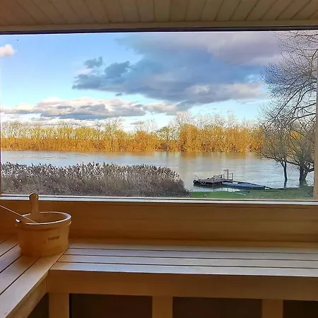 Vizparti Apartmanhaz