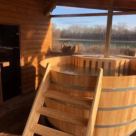 Vizparti Apartmanhaz