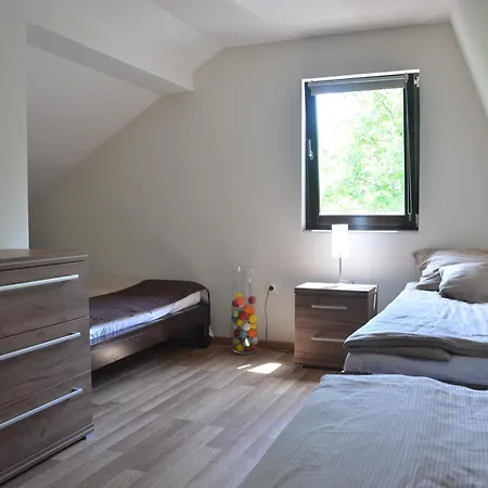 Vizparti Apartmanhaz * Leanyfalu