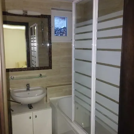 Vizparti Apartmanhaz Daire