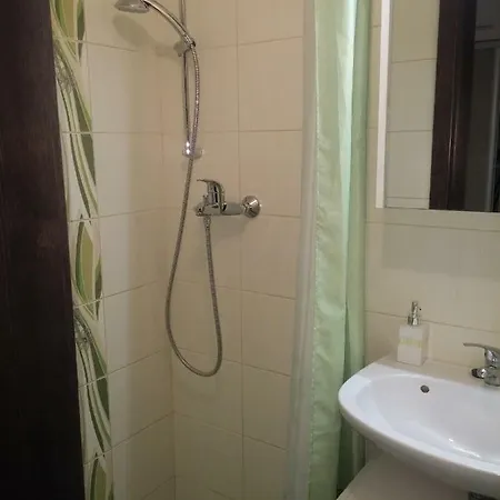 Vizparti Apartmanhaz *