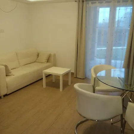 Daire Vizparti Apartmanhaz Leányfalu