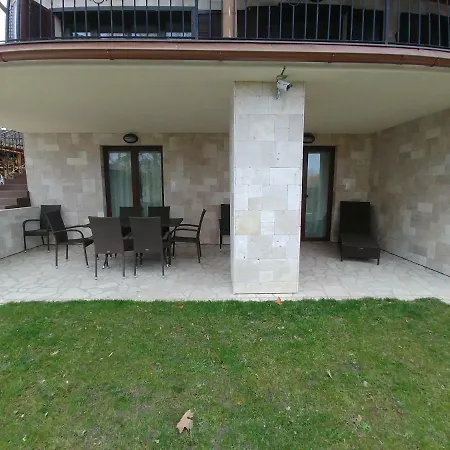 Vizparti Apartmanhaz