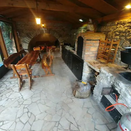 Vizparti Apartmanhaz Leanyfalu