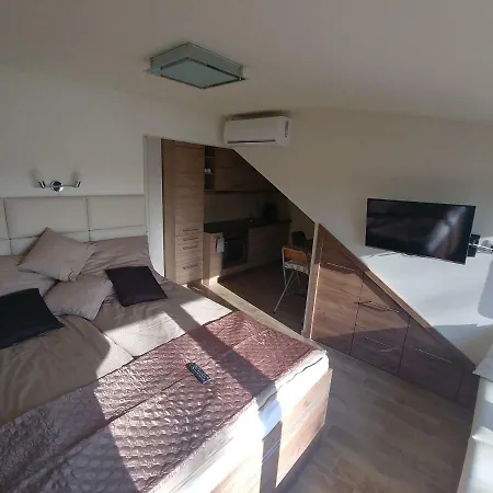 Vizparti Apartmanhaz Daire Leányfalu