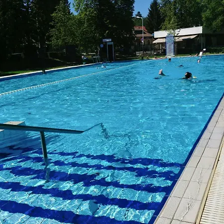 Vizparti Apartmanhaz Daire Leányfalu