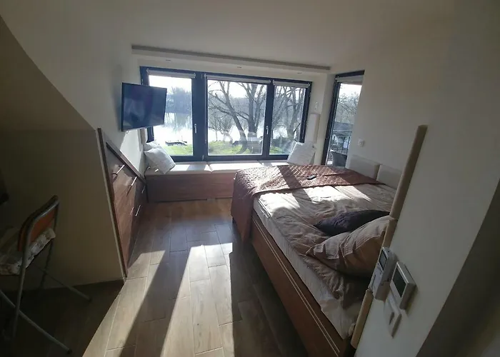 Apartment Vizparti Apartmanhaz Leanyfalu