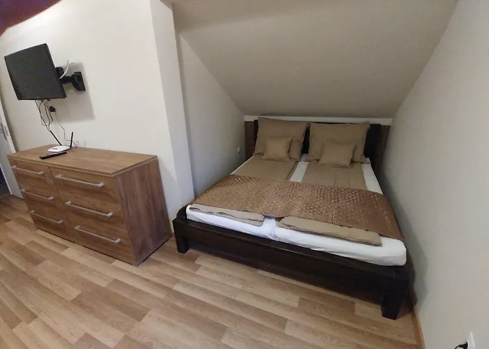 Vizparti Apartmanhaz Leanyfalu
