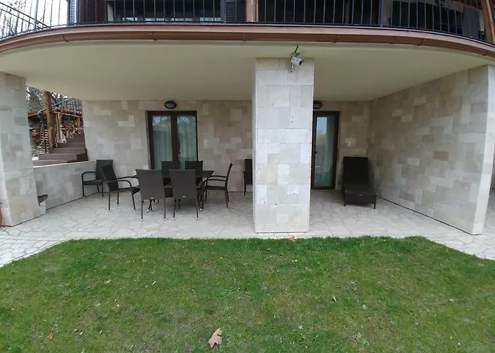 Vizparti Apartmanhaz