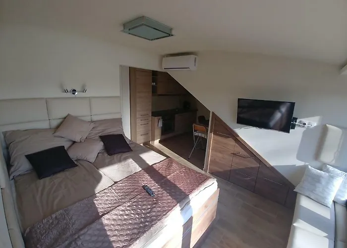 Vizparti Apartmanhaz 아파트 Leányfalu
